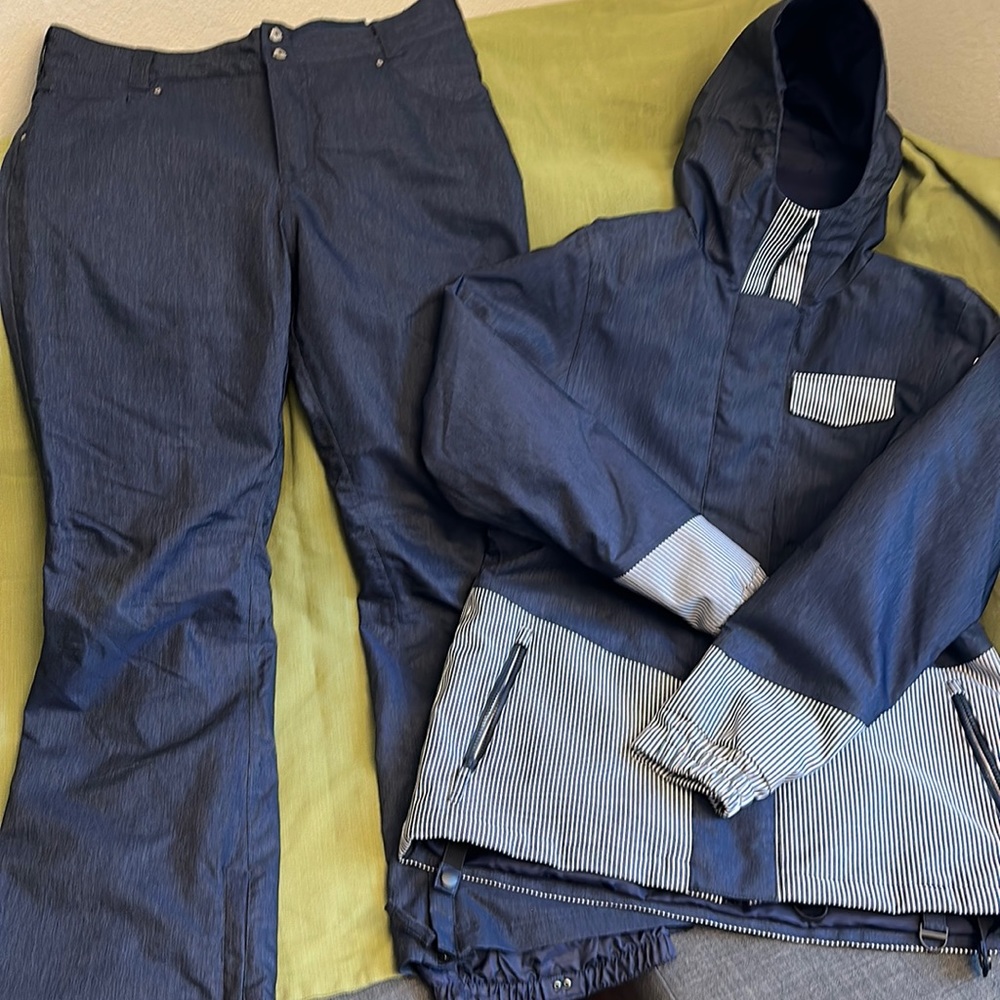 Women’s snowboarding outfit worn only three times last year.